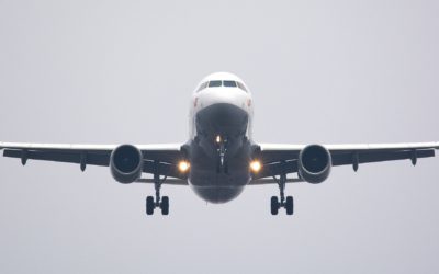 Seguridad al viajar por aire con sus niños
