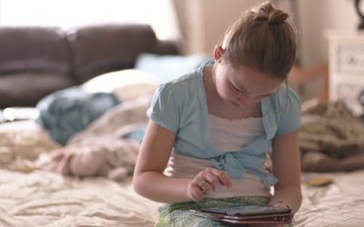 Influencia de los dispositivos electrónicos en el cerebro de los niños antes de ir a dormir. ¿Qué provocan? ¿Por qué es recomendable que no los utilicen antes de irse a la cama?