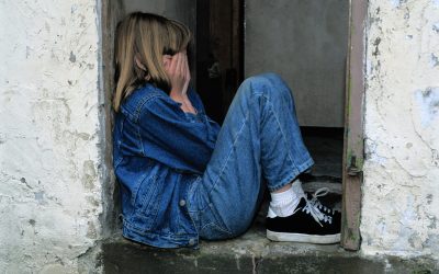 ¿Por qué se genera la timidez y cómo se le puede ayudar al niño a superarla?