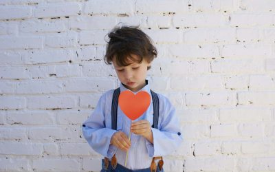 ¿Cuáles son las señales y claves para identificar que un niño tiene carencias afectivas, emocionales y qué hacer al respecto?